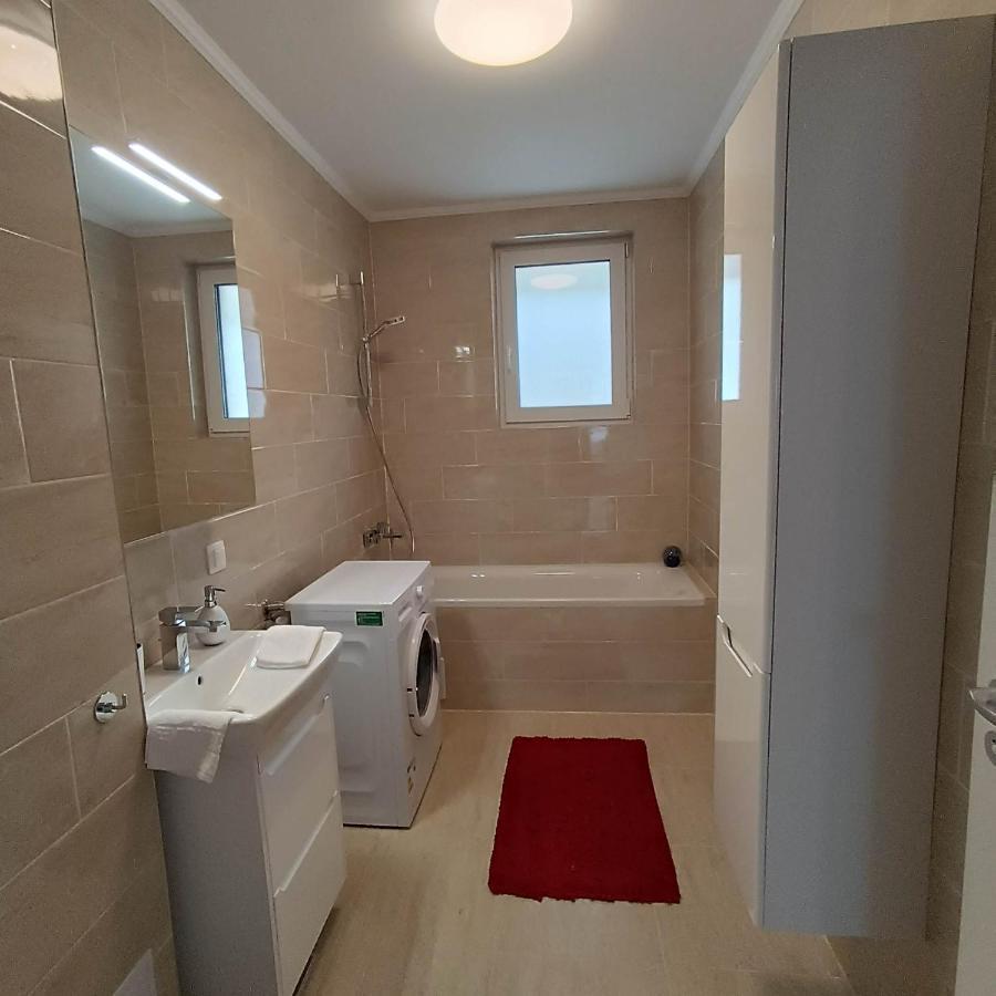 Neue, Moderne Penthousewohnung Sighisoara Luaran gambar