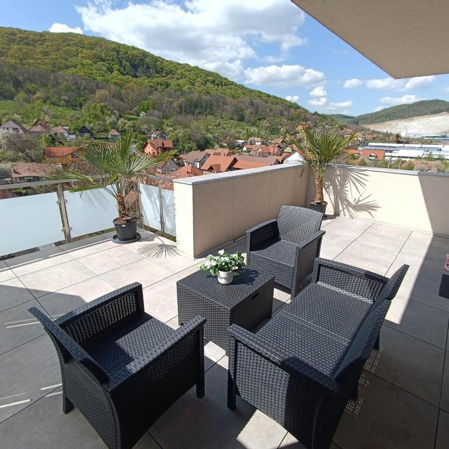 Neue, Moderne Penthousewohnung Sighisoara Luaran gambar